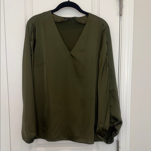 Banana Republic Khaki Green Blouse - Picture 2 of 8